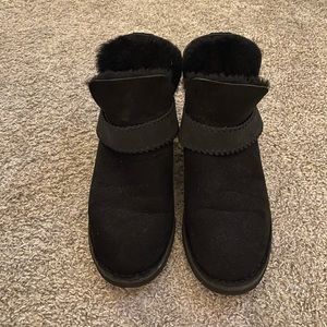 Short black Uggs